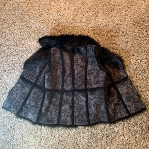 Black and Grey Faux Fur and Faux Suede Vest Women’s Size Small - Picture 11 of 14